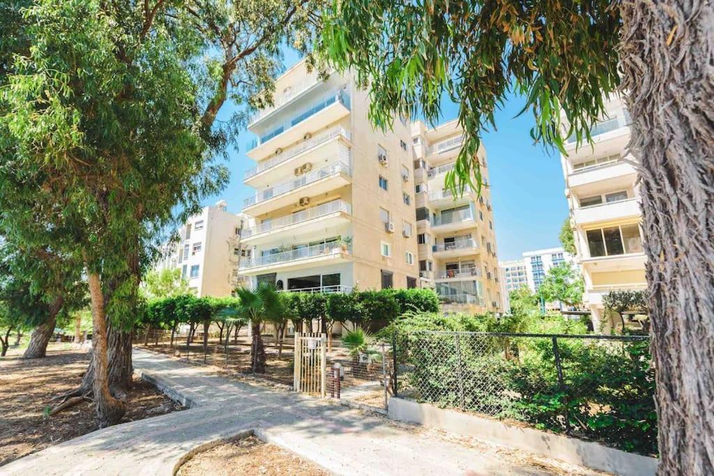 Myria Court Apartamento Limassol Exterior foto